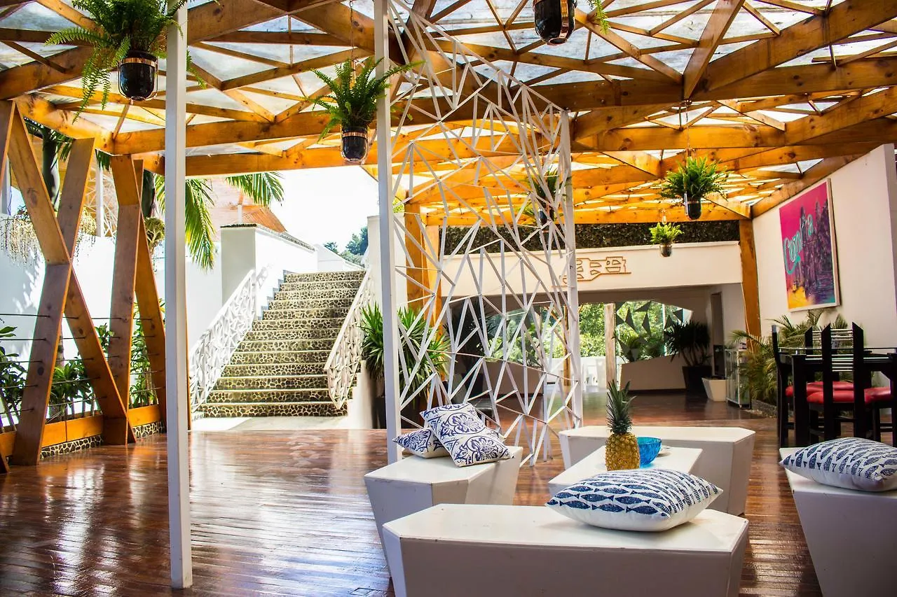 The Icon Resort Hotel 메딜린